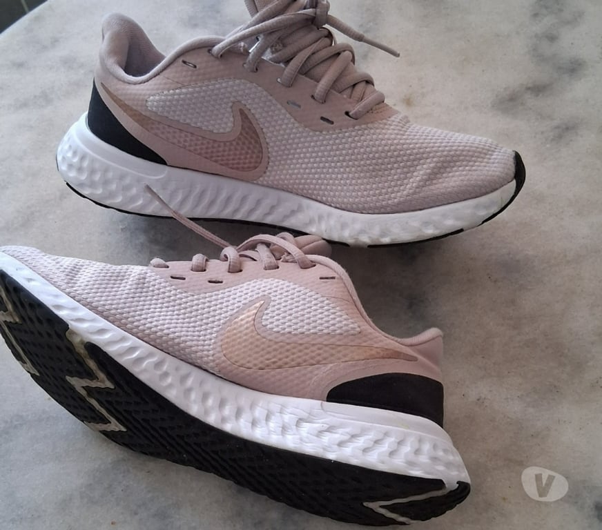 Chaussures Val-de-Marne La Varenne St Hilaire - 94210 - Photos Vivastreet Baskets NIKE pour femme 38.5