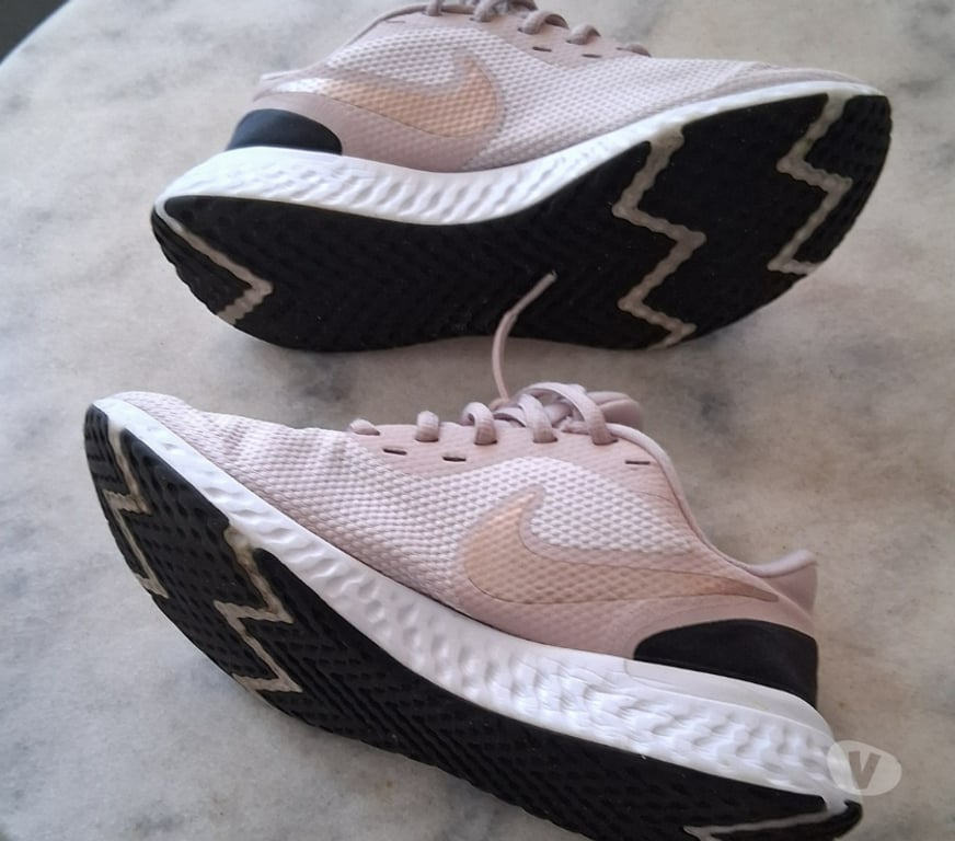 Chaussures Val-de-Marne La Varenne St Hilaire - 94210 - Photos Vivastreet Baskets NIKE pour femme 38.5