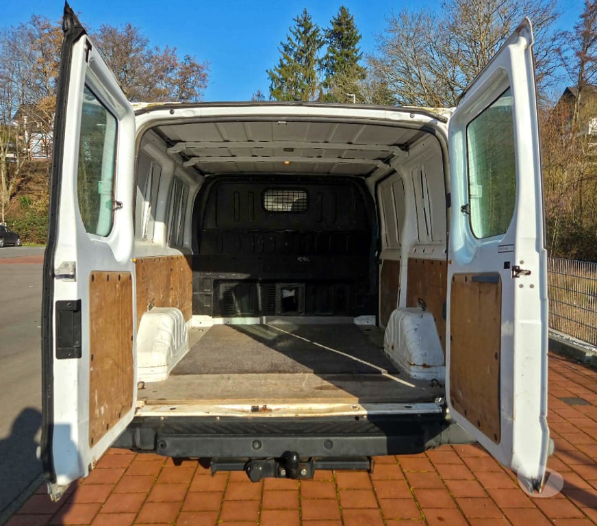 Véhicules commerciaux & utilitaires d'occasion Moselle Talange - 57525 - Photos Vivastreet 𝗙𝗼𝗿𝗱 𝗧. 𝟮.𝟮 𝗧𝗗𝗖𝗶