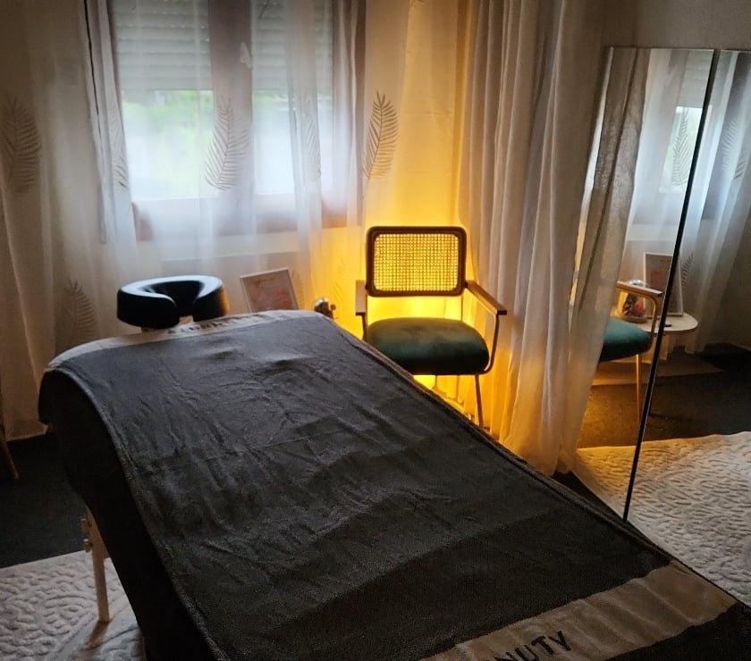 Annonce massage Chambery Savoie - Photos Vivastreet Massage énergétique prof.certifiée