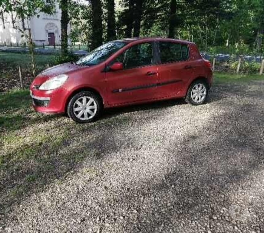 Voiture d'occasion Landes Mimizan - 40200 - Photos Vivastreet Clio 3 1.5dci 86cv avec CT OK moins de 6 mois 282000km