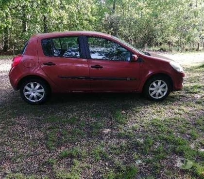 Vente voiture Mimizan Landes - Photos Vivastreet Clio 3 1.5dci 86cv avec CT OK moins de 6 mois 282000km
