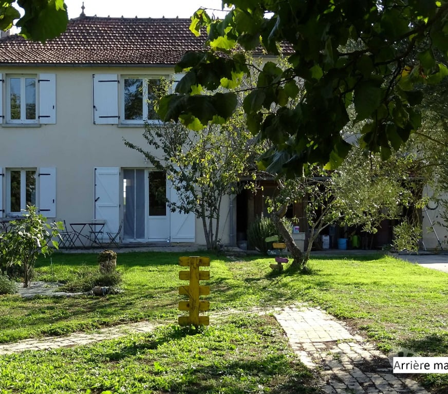Vente Maison Charente-Maritime Tonnay Boutonne - 17380 - Photos Vivastreet Maison 295m2 entièrement rénovée