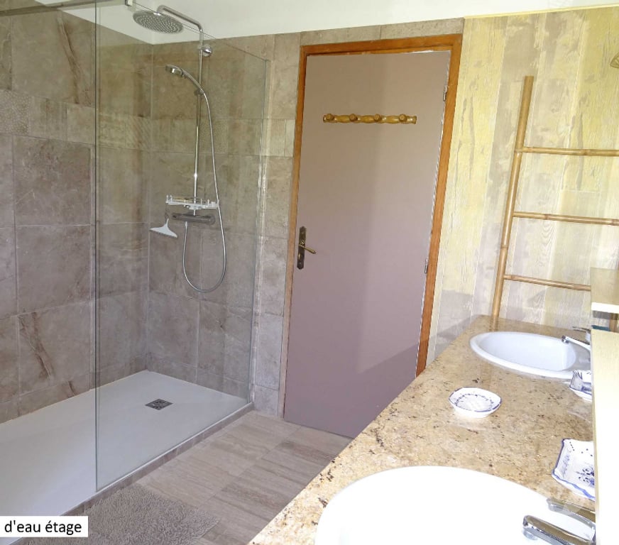 Vente Maison Charente-Maritime Tonnay Boutonne - 17380 - Photos Vivastreet Maison 295m2 entièrement rénovée