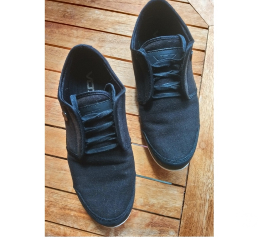 Chaussures Seine-Saint-Denis La Courneuve - 93120 - Photos Vivastreet Chaussures Habillées VD7