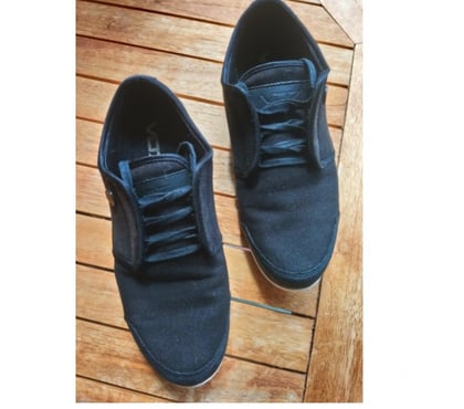 Chaussures et bottes occasion La Courneuve Seine-Saint-Denis - Photos Vivastreet Chaussures Habillées VD7