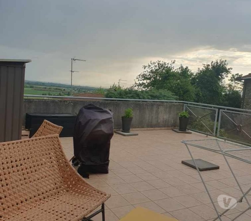 Location appartement Drôme Marches - 26300 - Photos Vivastreet Appartement avec grande terrasse