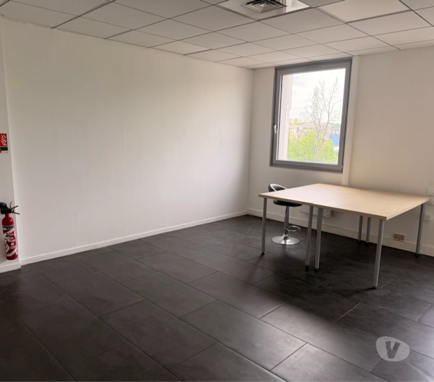 bureaux locaux Rhône Dardilly - 69570 - Photos Vivastreet Bureau lumineux à louer + 1 place de parking – Dardilly