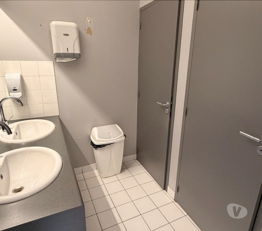 bureaux locaux Rhône Dardilly - 69570 - Photos Vivastreet Bureau lumineux à louer + 1 place de parking – Dardilly