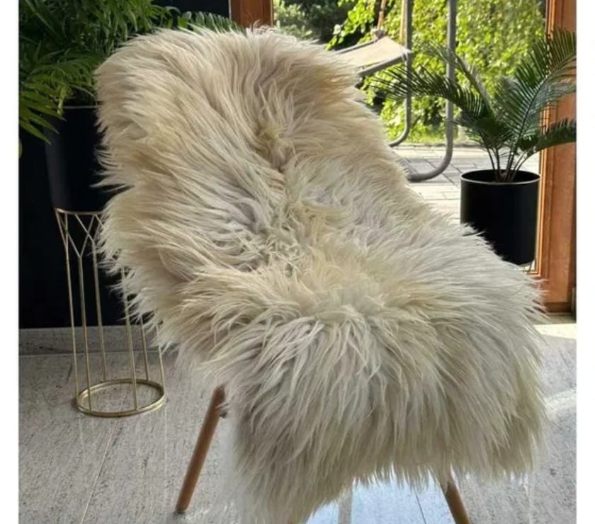 Décoration-Art-Antiquité Craponne Rhône - Photos Vivastreet Tapis décoratif en peau de mouton