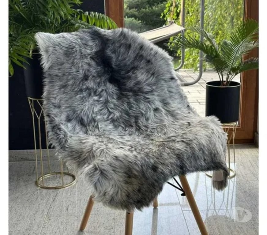 Décoration - art Rhône Craponne - 69290 - Photos Vivastreet Tapis décoratif en peau de mouton