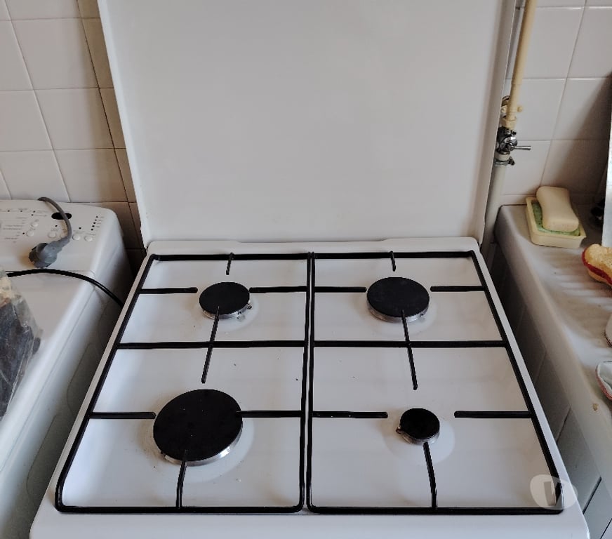 Electroménager occasion Val-d'Oise Argenteuil - 95100 - Photos Vivastreet VENTE CUISINIERE SAUTER 4 FEUX GAZ CATALYSE TOURNEBROCHE