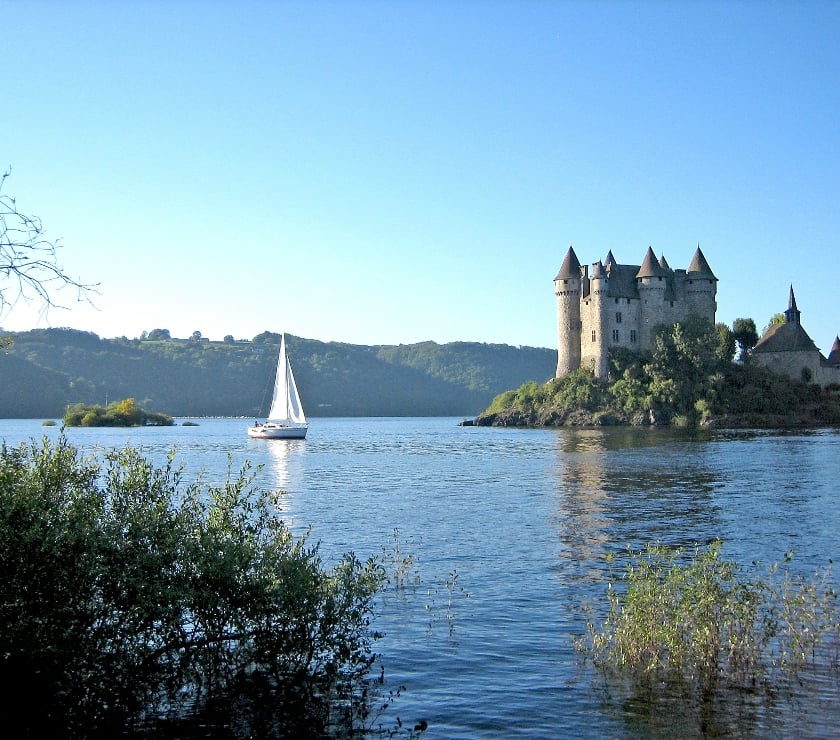 Appartements à vendre Cantal Lanobre - Photos Vivastreet Appartement à rénover