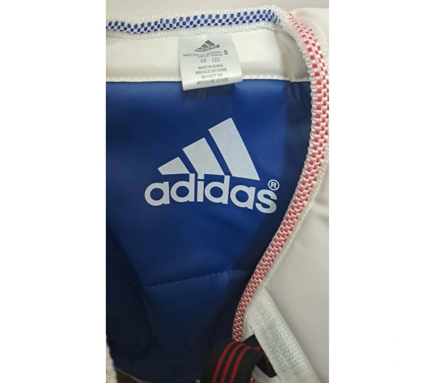 Matériel de sport Val-de-Marne Maisons Alfort - 94700 - Photos Vivastreet Plastron Taekwondo Adidas (Neuf + Réversible Rouge Bleu)