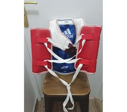 Matériel de sport Maisons Alfort Val-de-Marne - Photos Vivastreet Plastron Taekwondo Adidas (Neuf + Réversible Rouge Bleu)