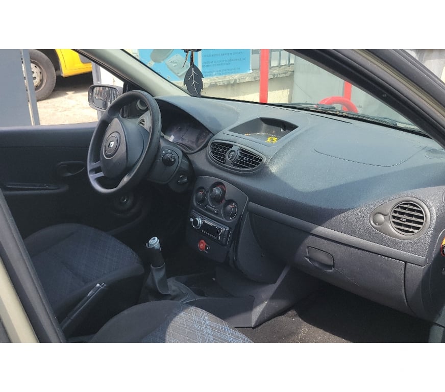 Voiture d'occasion Seine-Saint-Denis Montfermeil - 93370 - Photos Vivastreet RENAULT CLIO 3 1.5 DCI 70 CH