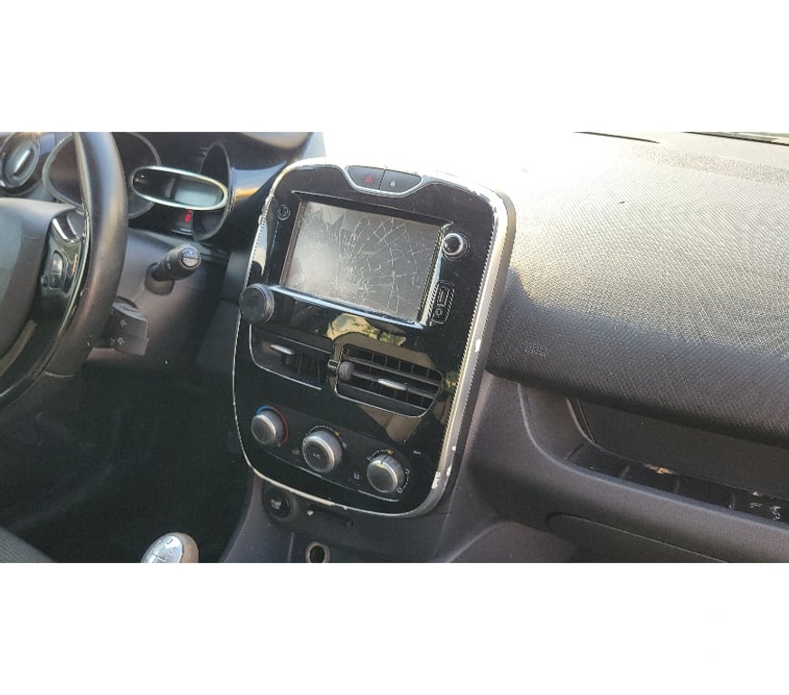 Voiture d'occasion Seine-Saint-Denis Montfermeil - 93370 - Photos Vivastreet RENAULT Clio 4 1.5 dCi 75