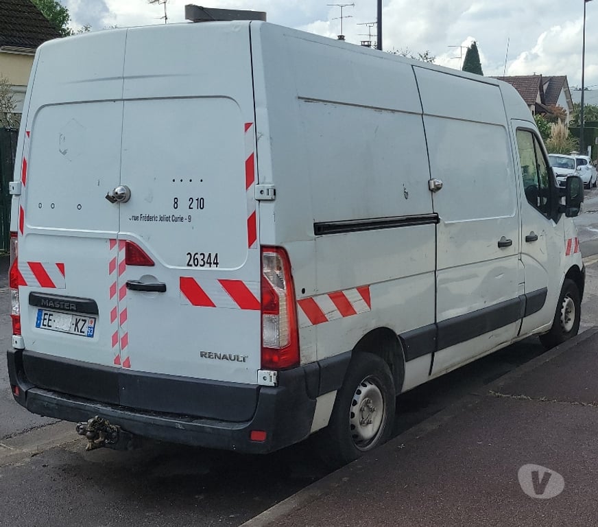 Véhicules commerciaux & utilitaires d'occasion Seine-Saint-Denis Montfermeil - 93370 - Photos Vivastreet RENAULT Master 2.3 dCi 110 pb boite vitesse