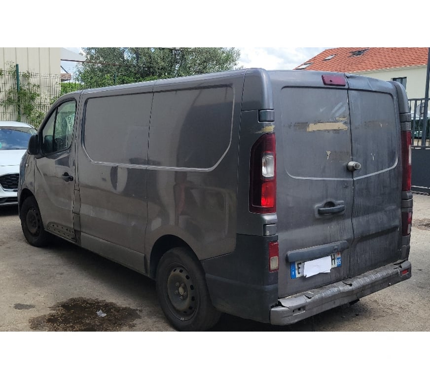 Véhicules commerciaux & utilitaires d'occasion Seine-Saint-Denis Montfermeil - 93370 - Photos Vivastreet OPEL Vivaro 1.6 CDTI 120 moteur hs