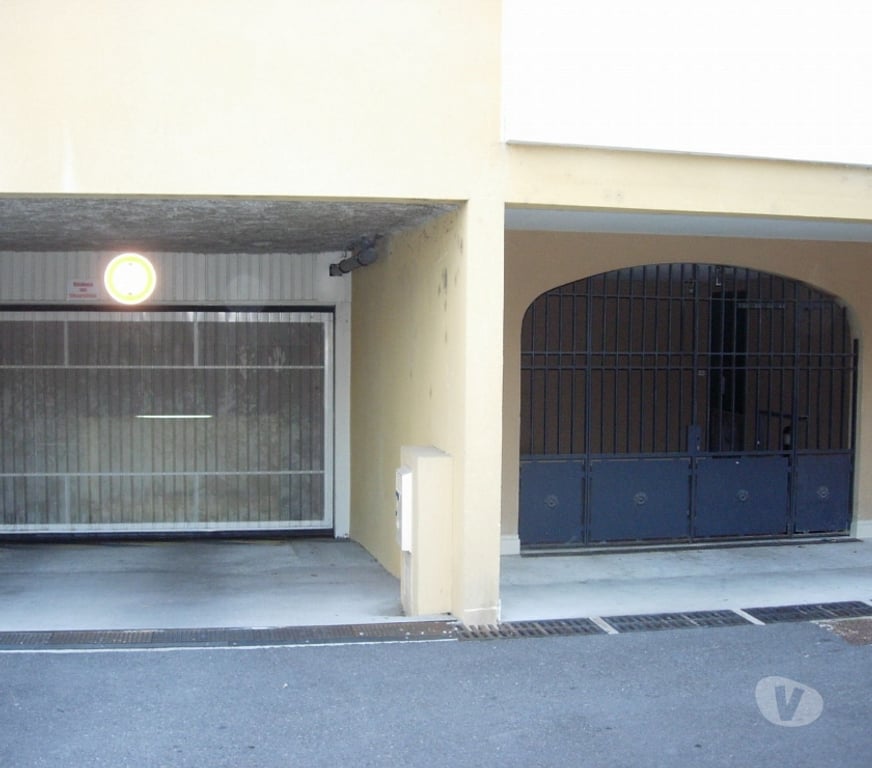 Parkings - Garages Bouches-du-Rhône Chateaurenard - 13160 - Photos Vivastreet Grand Garage Sécurisé