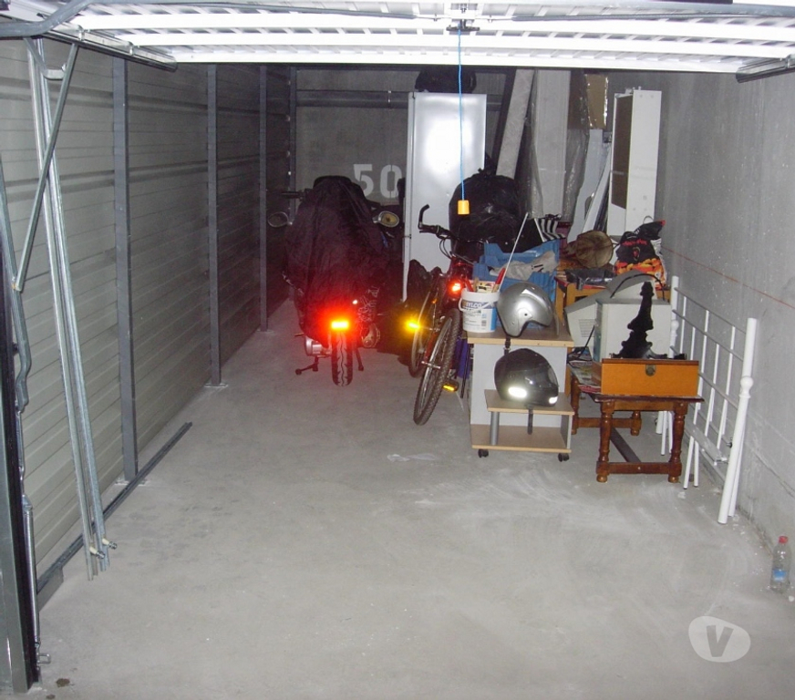 Parkings - Garages Bouches-du-Rhône Chateaurenard - 13160 - Photos Vivastreet Grand Garage Sécurisé