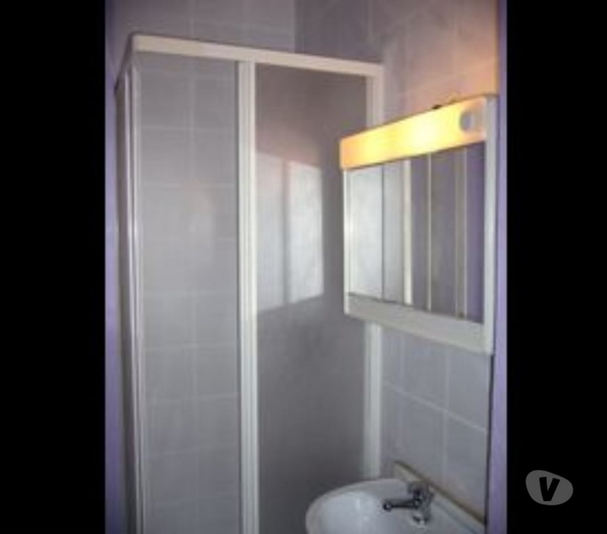 Colocations Rhône Bron - 69500 - Photos Vivastreet Chambre colocation meublée Bron métro D