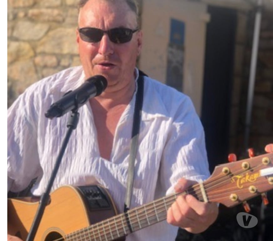 Organisations d'evènements Morbihan Vannes - 56000 - Photos Vivastreet chanteur musicien pour cocktail et bal sur vannes