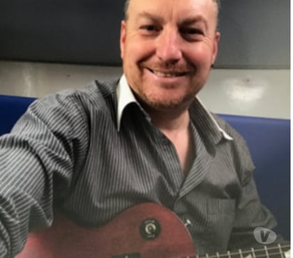 Organisations d'evènements Vannes Morbihan - Photos Vivastreet chanteur musicien pour cocktail et bal sur vannes