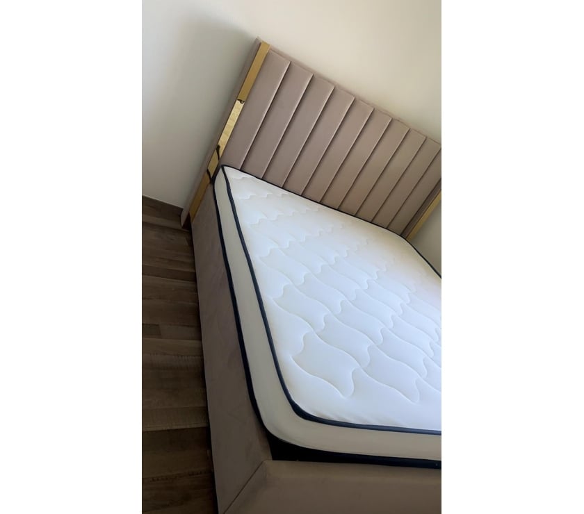 Ameublement & art de la table Seine-Saint-Denis Aulnay sous Bois - 93600 - Photos Vivastreet Lit prince coffre beige avec matelas 140x190