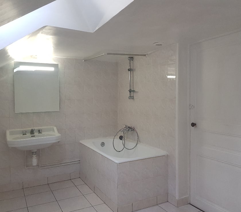 Location maison Indre-et-Loire Chemille sur Deme - 37370 - Photos Vivastreet Dans charmant village, à 25 mn de Tours Nord, maison 120 m2