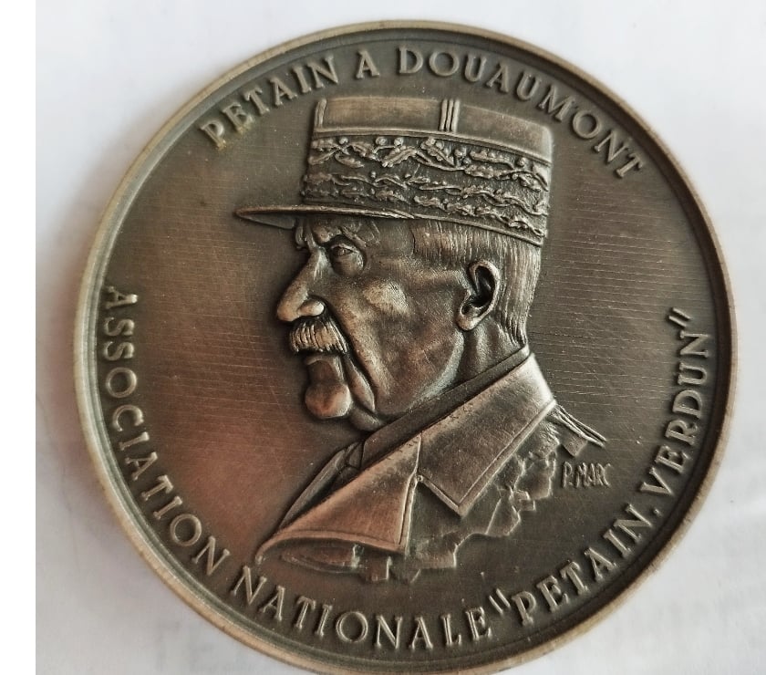 Collections Arras Pas-de-Calais - Photos Vivastreet médaille commémorative Philippe PETAIN à DOUAUMONT