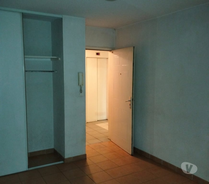 Appartement meublé Bouches-du-Rhône Aix en Provence - Photos Vivastreet T1 38 m2 avec jardin privatif de 40 m2+parking privatif+box