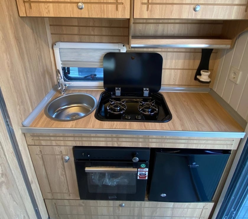 Caravane d'occasion Aude Narbonne - Photos Vivastreet XARAVAN 240 2 3P 2026 TBE SDB CLIM EAU CHAUDE CHAUF TV ETC