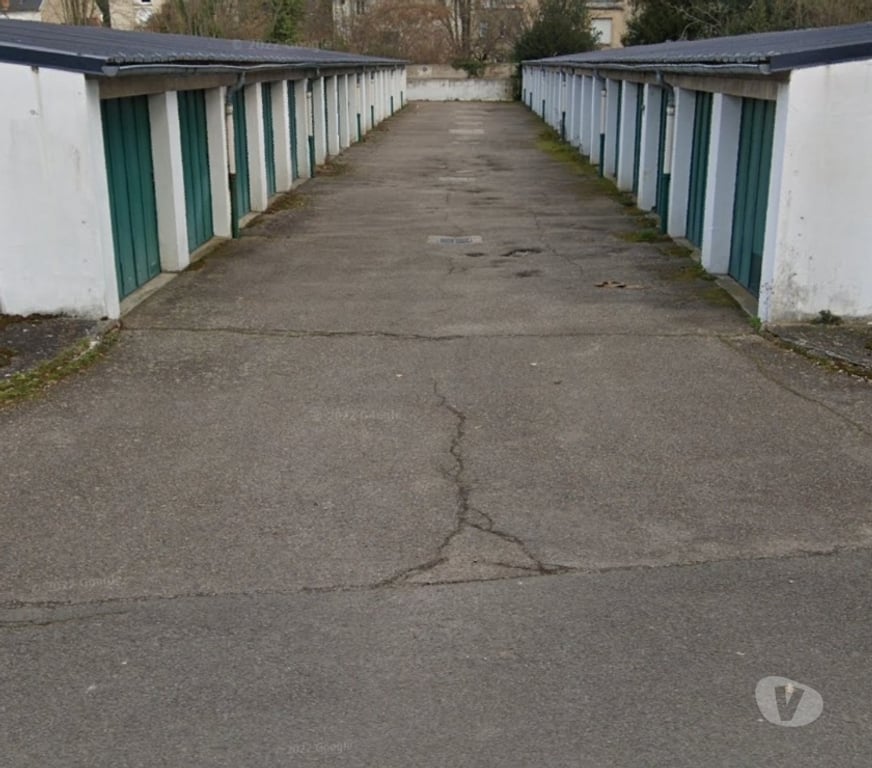Parkings - Garages Allier Cusset - 03300 - Photos Vivastreet GARAGE INDIVIDUEL CLOS