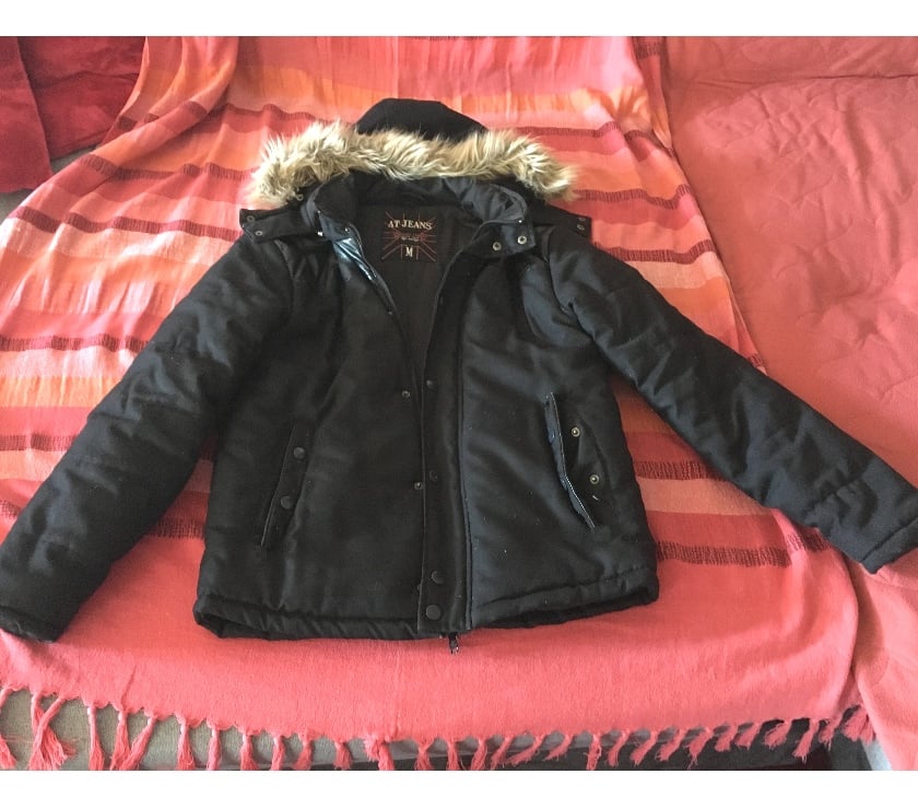 Vêtements occasion Loire-Atlantique Nantes - Photos Vivastreet Parka noire homme Armand Thiery