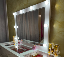 Photos Vivastreet Coiffeuse | Neuve | Miroir LED | Livraison rapide
