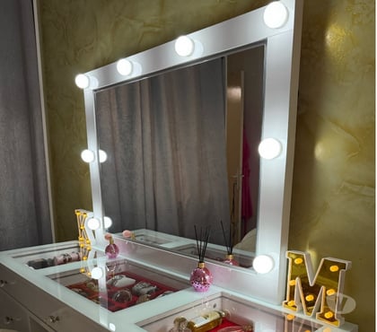 Photos Vivastreet Coiffeuse | Neuve | Miroir LED | Livraison rapide