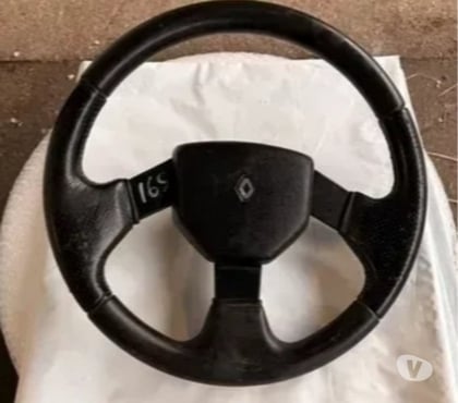 Pièces moteur et accessoires auto St Vrain Essonne - Photos Vivastreet VOLANT DE CLIO 16S