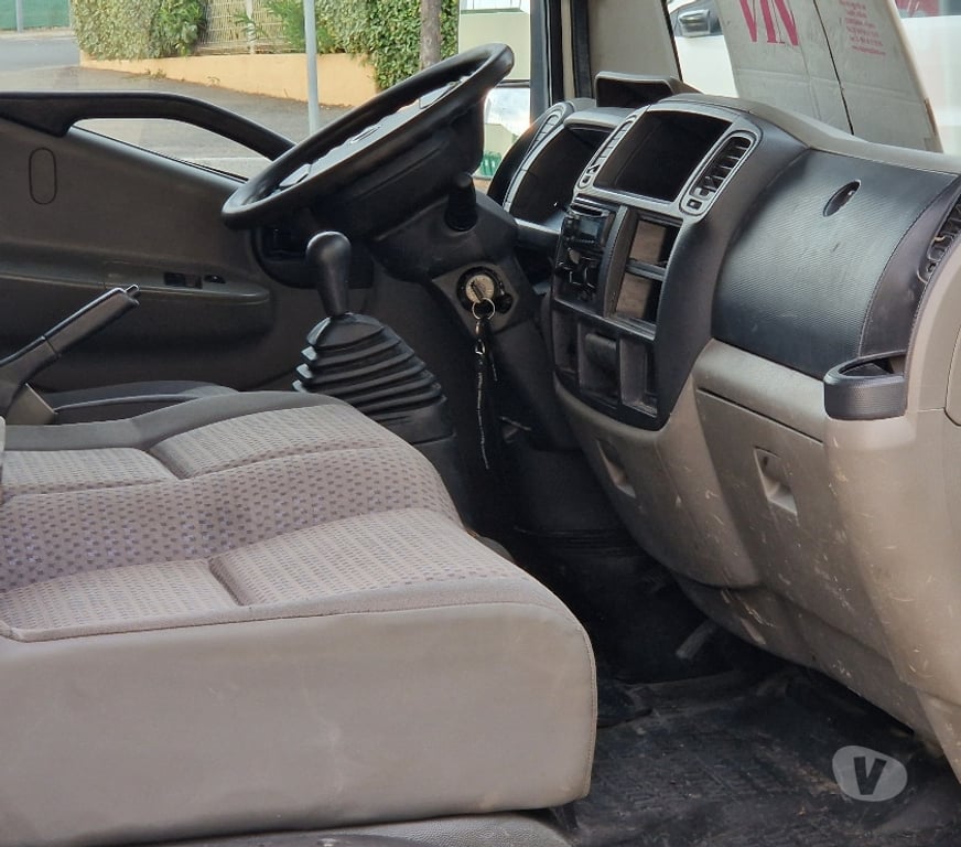Véhicules commerciaux & utilitaires d'occasion Hérault Montpellier - Photos Vivastreet Nissan benne. cabstar benne double cabine 6 places comme neu
