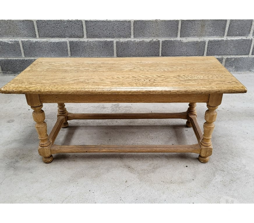 Ameublement & art de la table Pas-de-Calais Vimy - 62580 - Photos Vivastreet Belle table basse en bois massif – Authentique & robuste