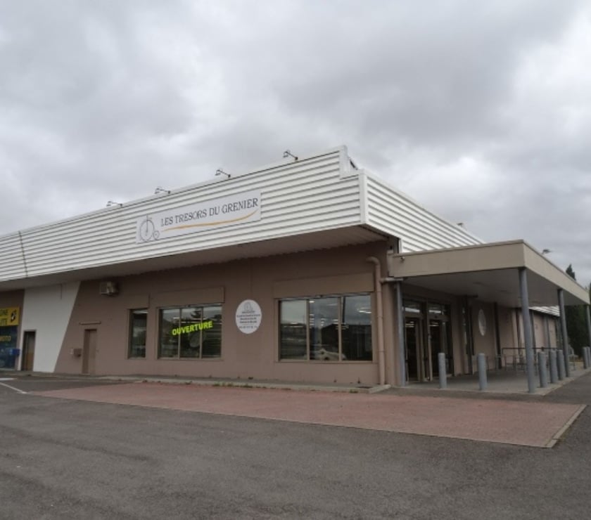 Fond de Commerce a vendre St Etienne de Montluc Loire-Atlantique - Photos Vivastreet LOCAUX COMMERCIAUX ENTREPOT BUREAUX