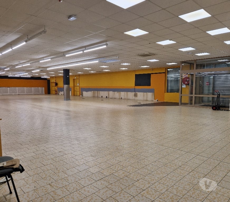 Fond de Commerce a vendre Loire-Atlantique St Etienne de Montluc - 44360 - Photos Vivastreet LOCAUX COMMERCIAUX ENTREPOT BUREAUX