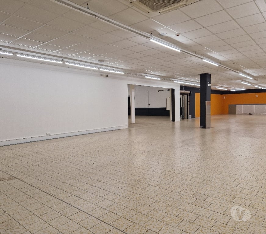 Fond de Commerce a vendre Loire-Atlantique St Etienne de Montluc - 44360 - Photos Vivastreet LOCAUX COMMERCIAUX ENTREPOT BUREAUX