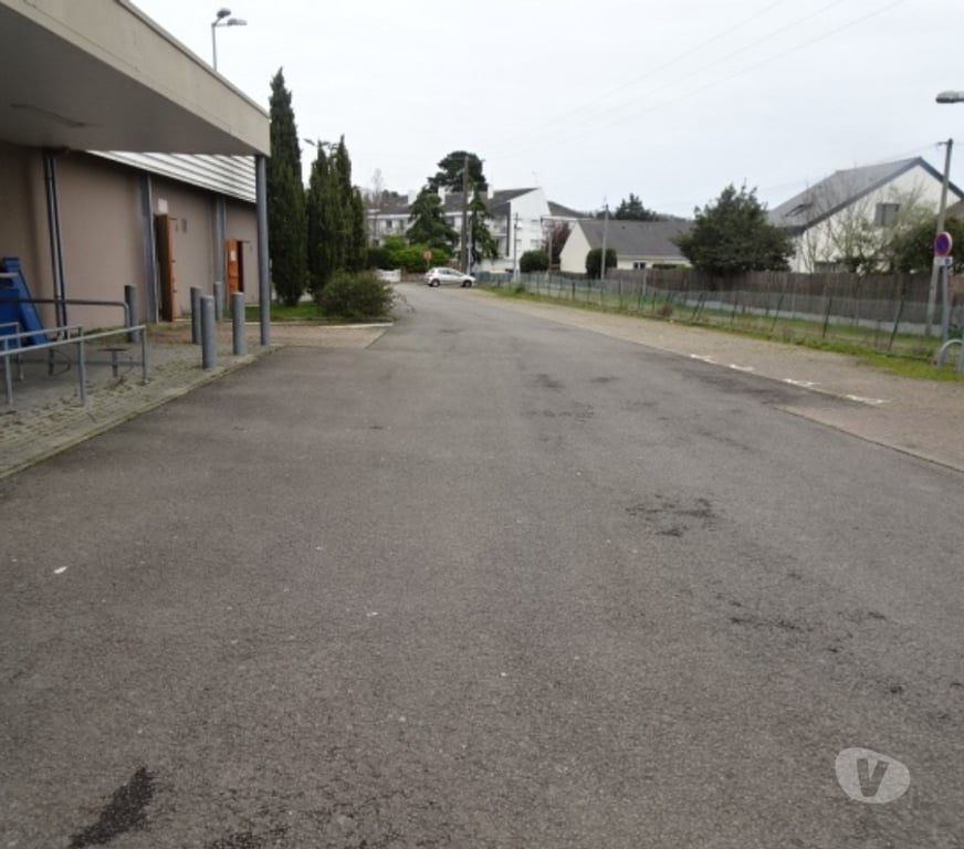 Fond de Commerce a vendre Loire-Atlantique St Etienne de Montluc - 44360 - Photos Vivastreet LOCAUX COMMERCIAUX ENTREPOT BUREAUX