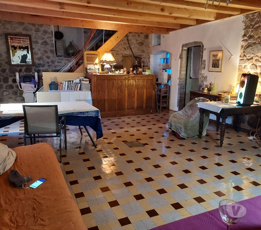 Vente Maison Ardèche St Gineis en Coiron - 07580 - Photos Vivastreet Ancienne Auberge coeur de village Ardèche