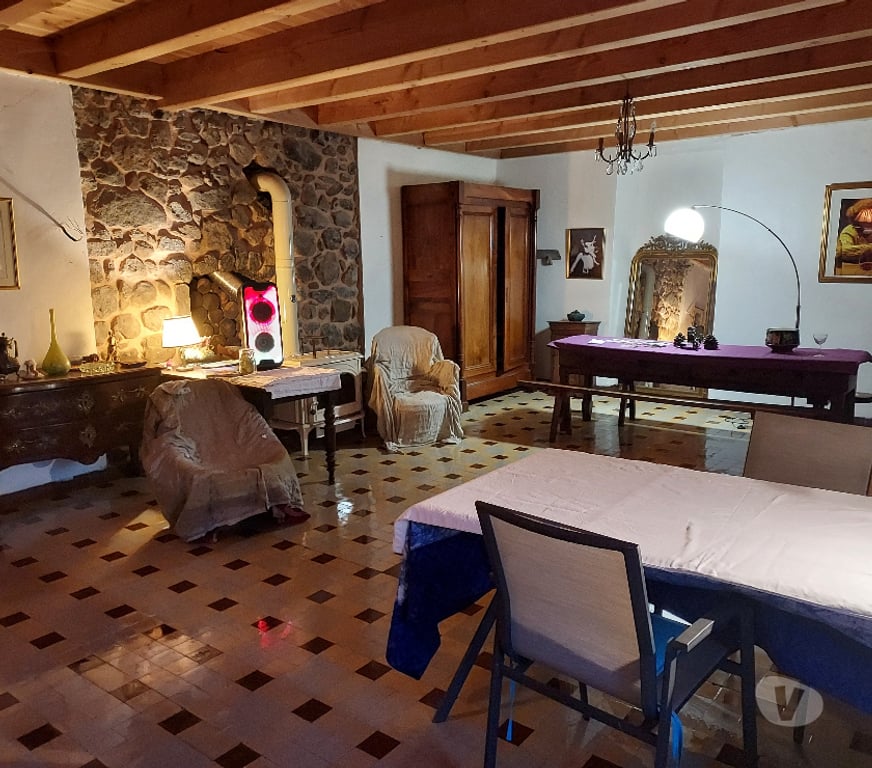 Vente Maison Ardèche St Gineis en Coiron - 07580 - Photos Vivastreet Ancienne Auberge coeur de village Ardèche