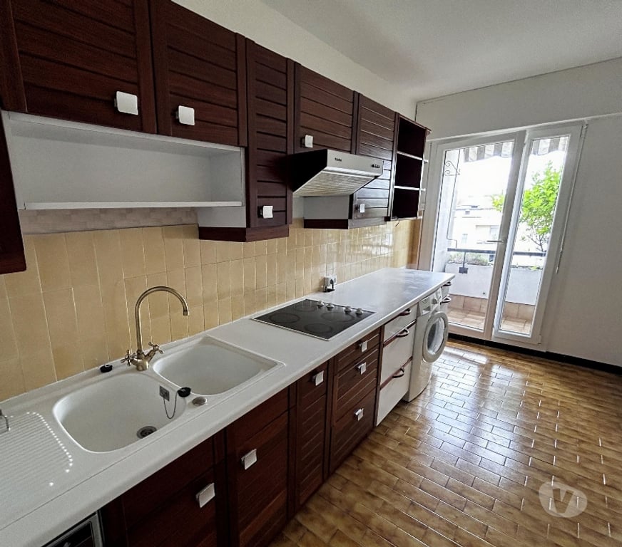 Appartements à vendre Yvelines Chatou - 78400 - Photos Vivastreet 3 pièces 82 m² Chatou Balcon Parking vue jardin 465.000€