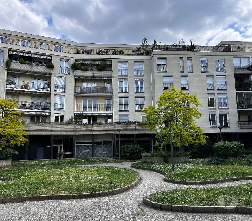 Appartements à vendre Yvelines Chatou - 78400 - Photos Vivastreet 3 pièces 82 m² Chatou Balcon Parking vue jardin 465.000€