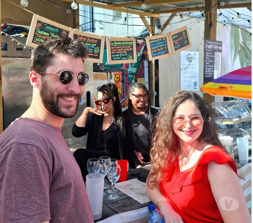 Vides greniers - Brocantes Seine-Saint-Denis St Ouen - 93400 - Photos Vivastreet VIDE GRENIER AU COEUR DES PUCES : GALERIE AMARRAGE