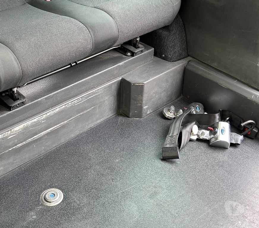 Voiture d'occasion Haute-Savoie Poisy - 74330 - Photos Vivastreet VW Maxi Caddy 2.0 TDI Trendline TPMR pour fauteuil roulant